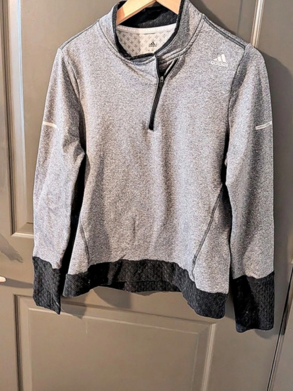 adidas Gray & Black Quarter-Zip Size Medium